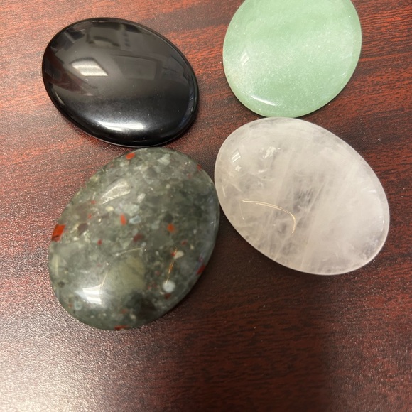 35X45mm worry stones, set of 4 - Picture 4 of 7